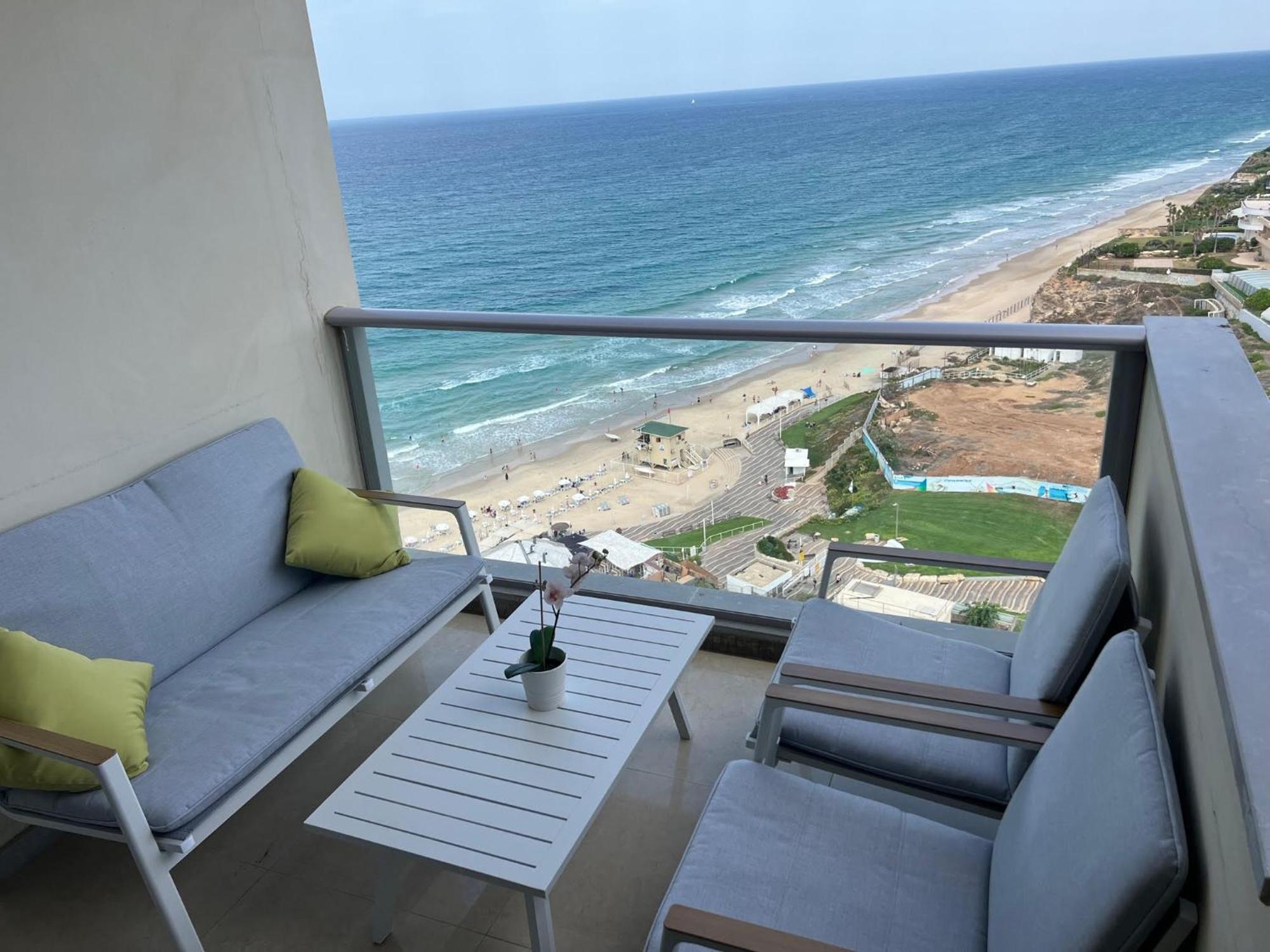 Luxury Sea View Apartment Herzelia Buitenkant foto